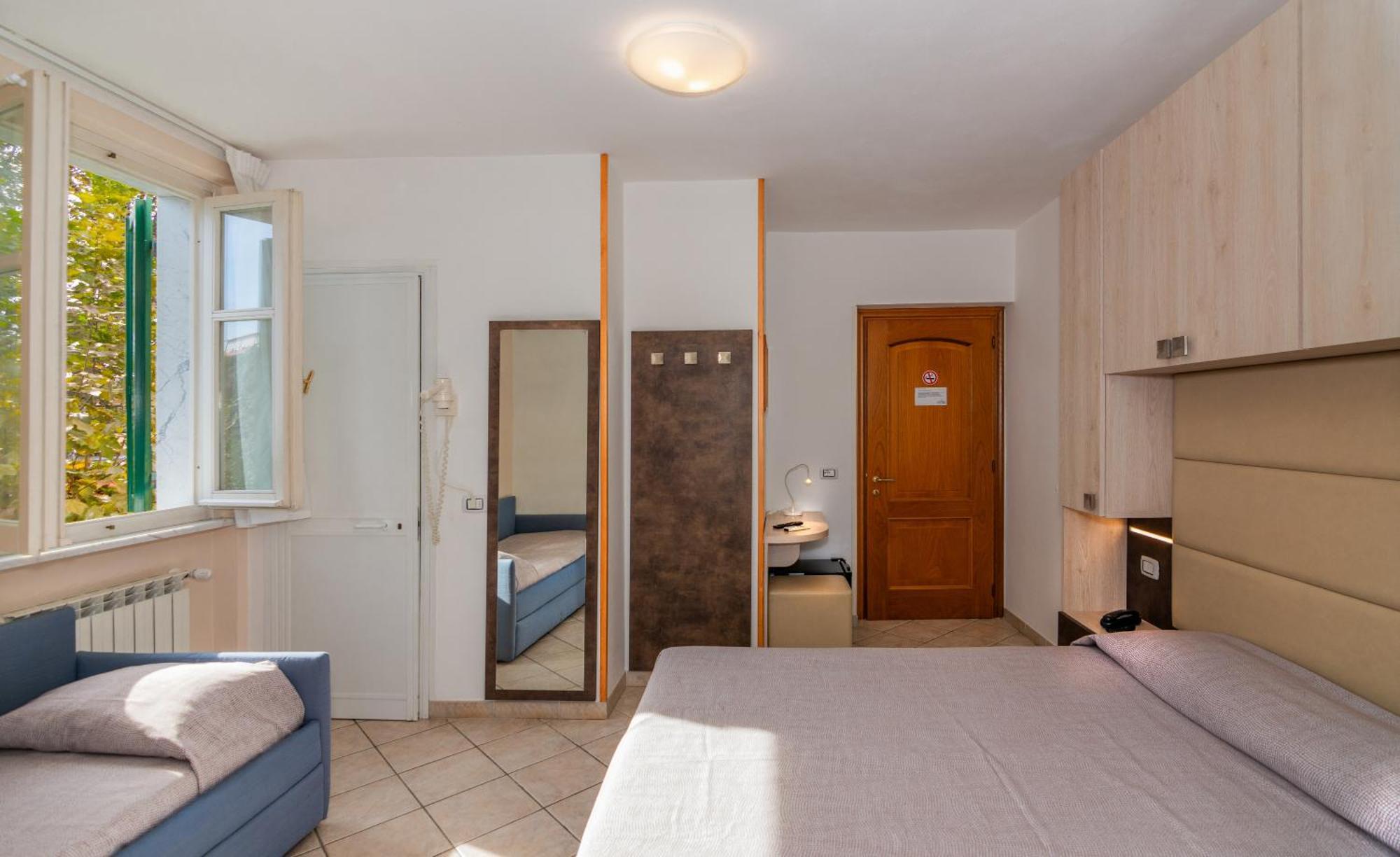 Hotel Eura Marina di Massa Exterior photo