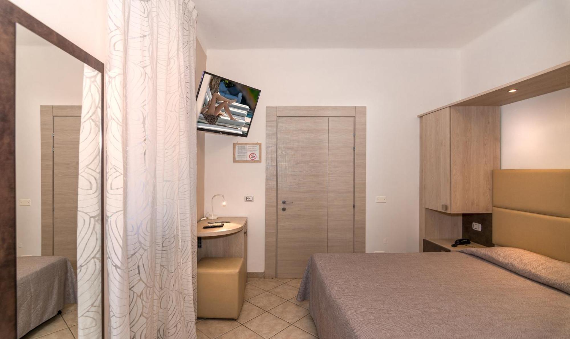 Hotel Eura Marina di Massa Exterior photo