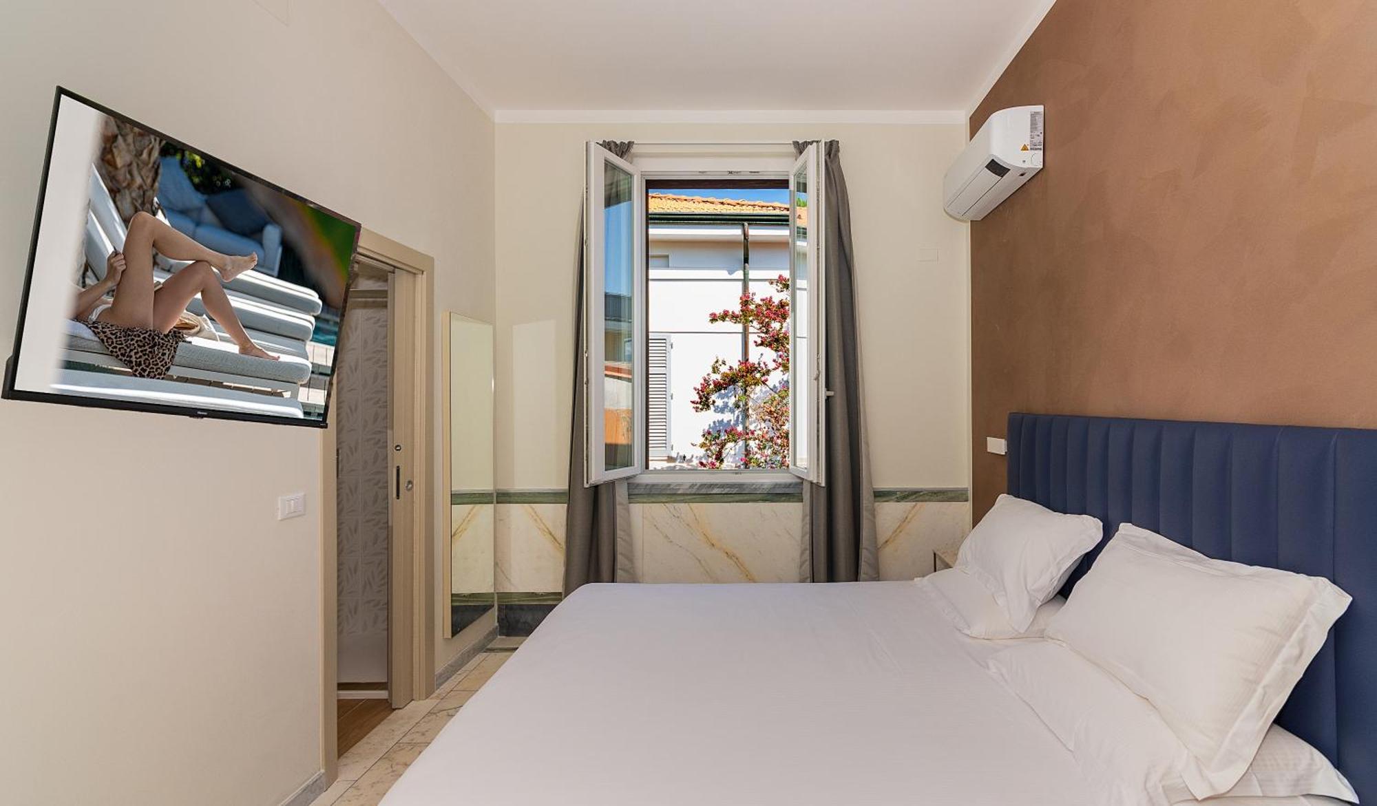 Hotel Eura Marina di Massa Exterior photo